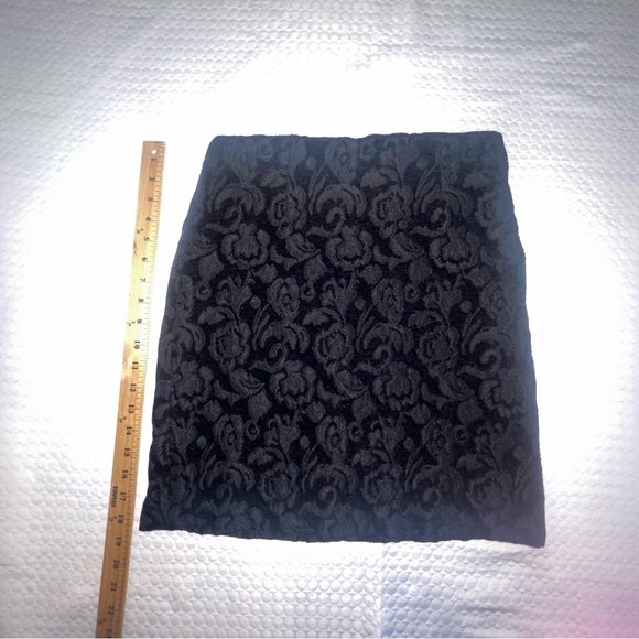 Willi Smith. Sz 2. Tapestry Style Fully Lined Skirt. Excellent condition! - Picture 5 of 10